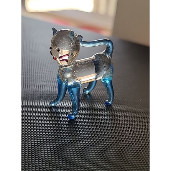 Vintage 70's  Clear  Cat Standing  Blue Hong Kong - Picture 3 of 4